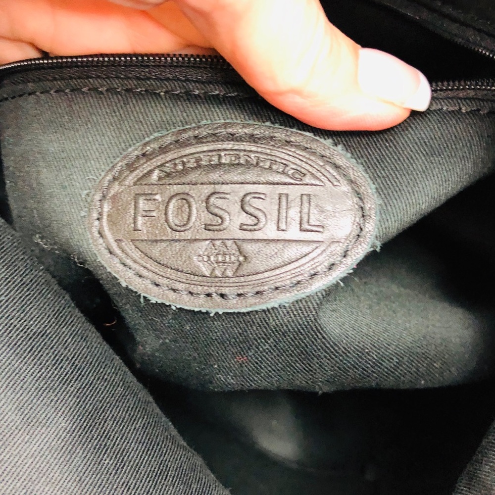 FOSSIL Explorer fold tote - Picture 6 of 6